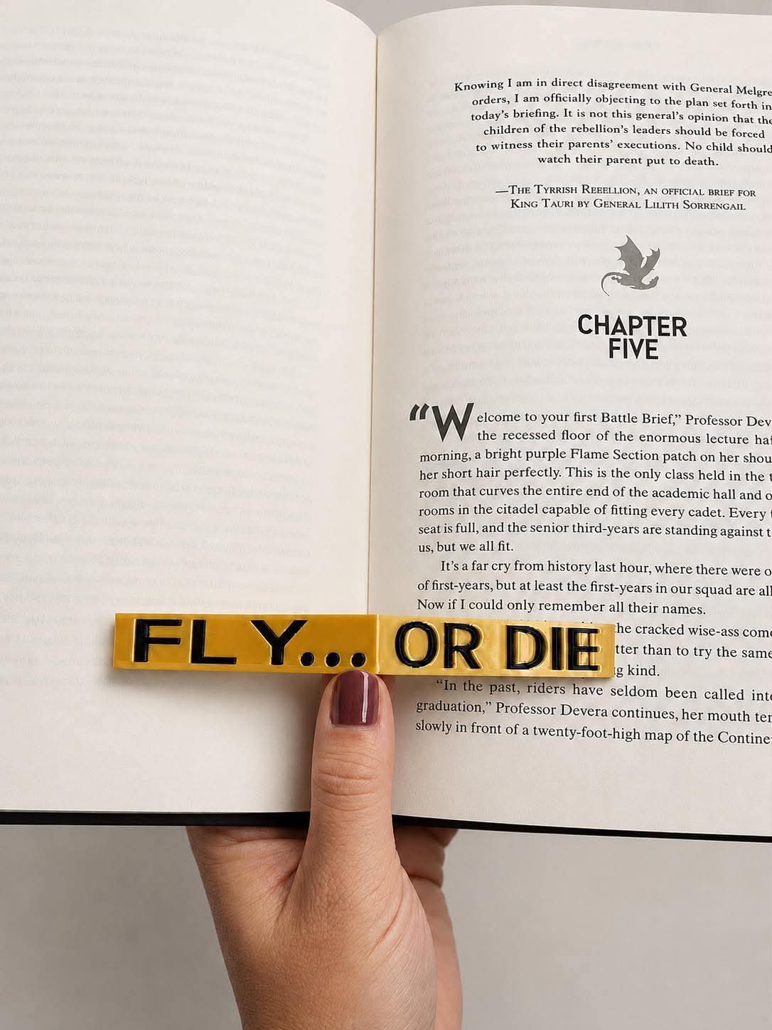 Fourth Wing Fly or Die Page Holder - Deluxe
